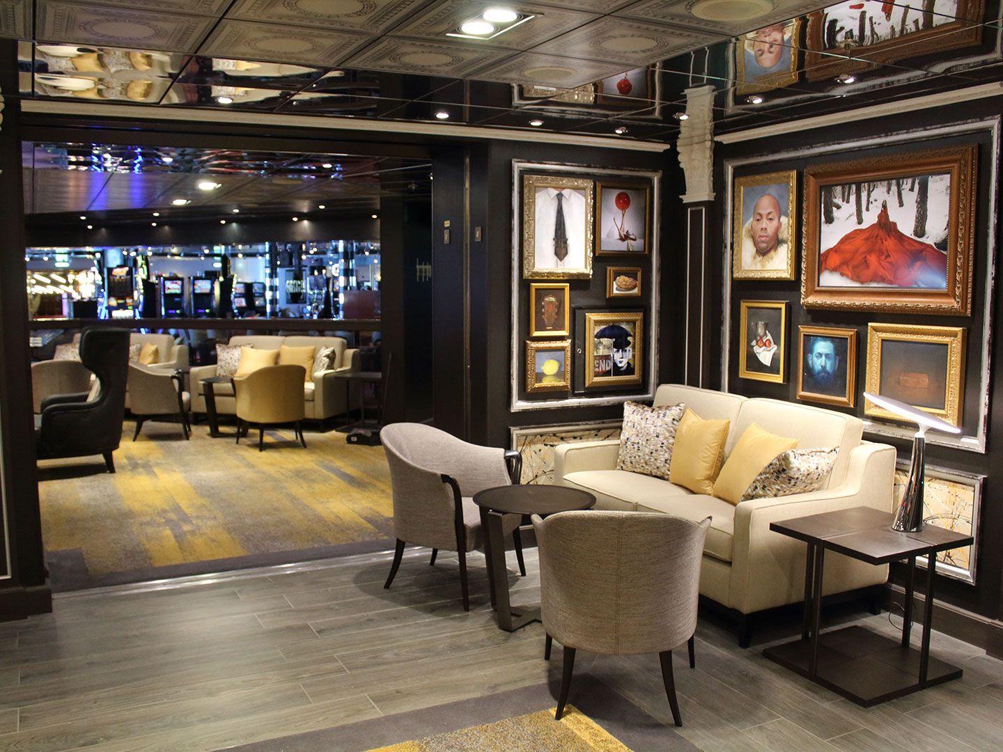 Oosterdam Billboard Onboard and Gallery Bar